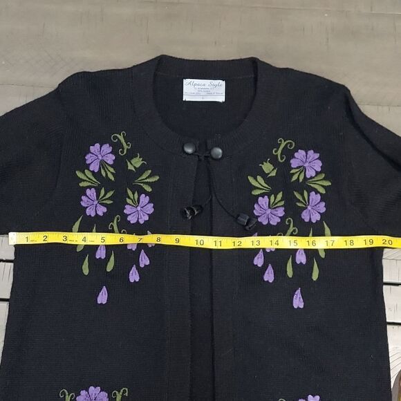 Alpaca Style Black 100% Alpaca Embroidered Cardigan Sweater Sz L - Picture 6 of 7